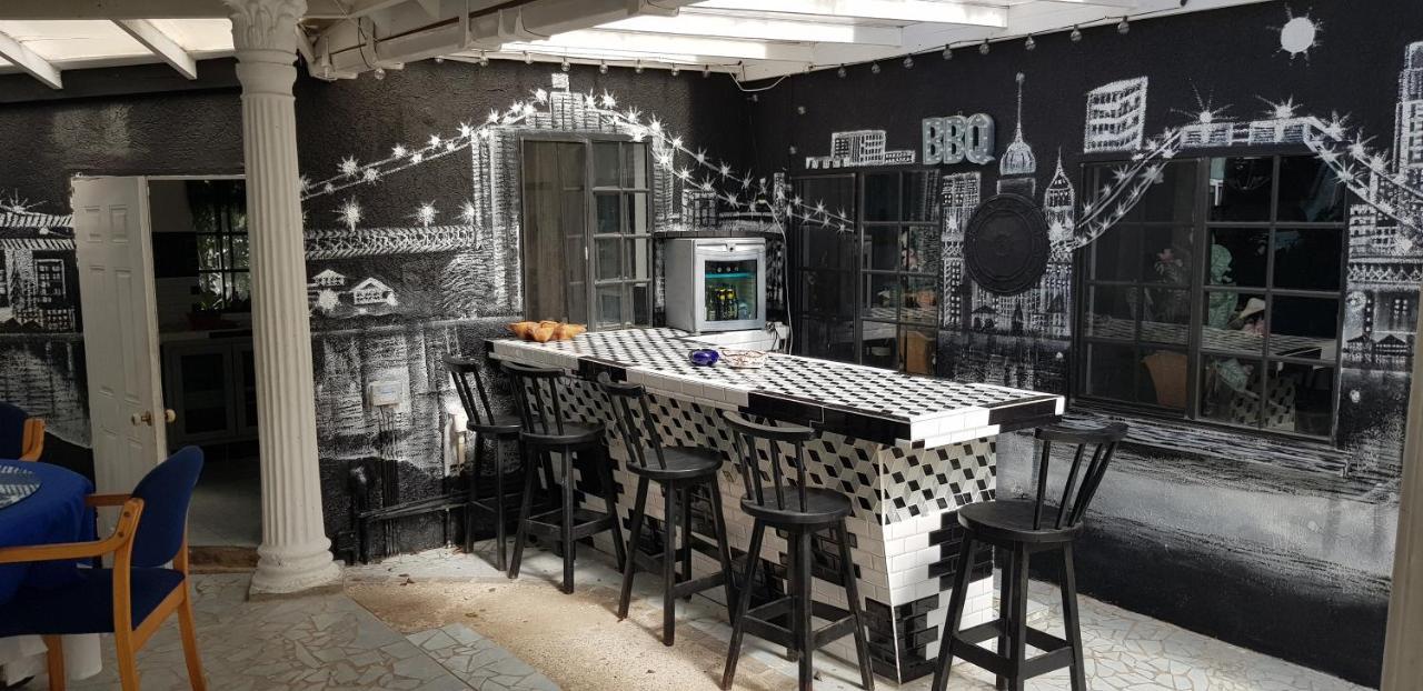 Little Savoy Guest House New 런어웨이베이 외부 사진