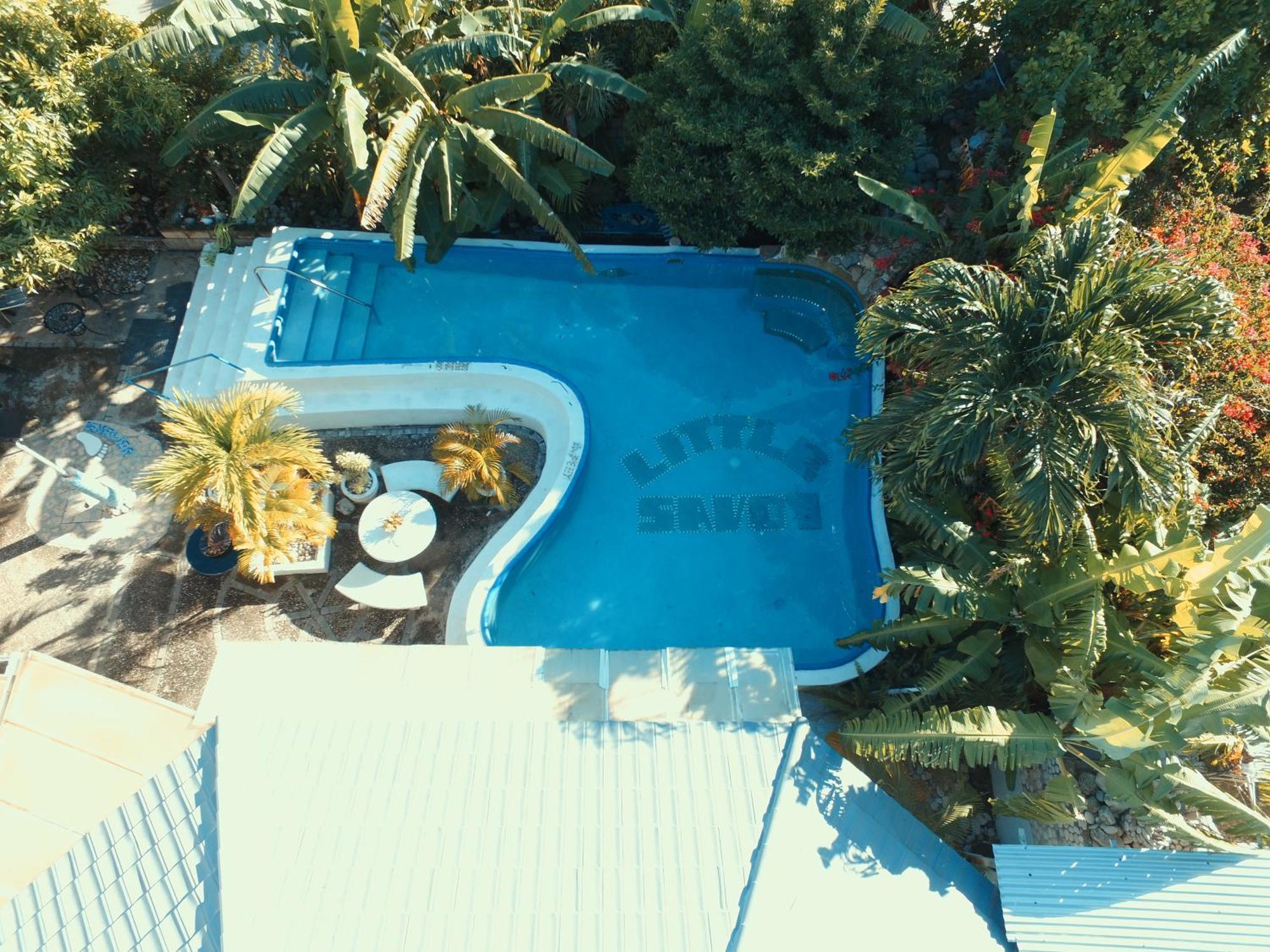 Little Savoy Guest House New 런어웨이베이 외부 사진