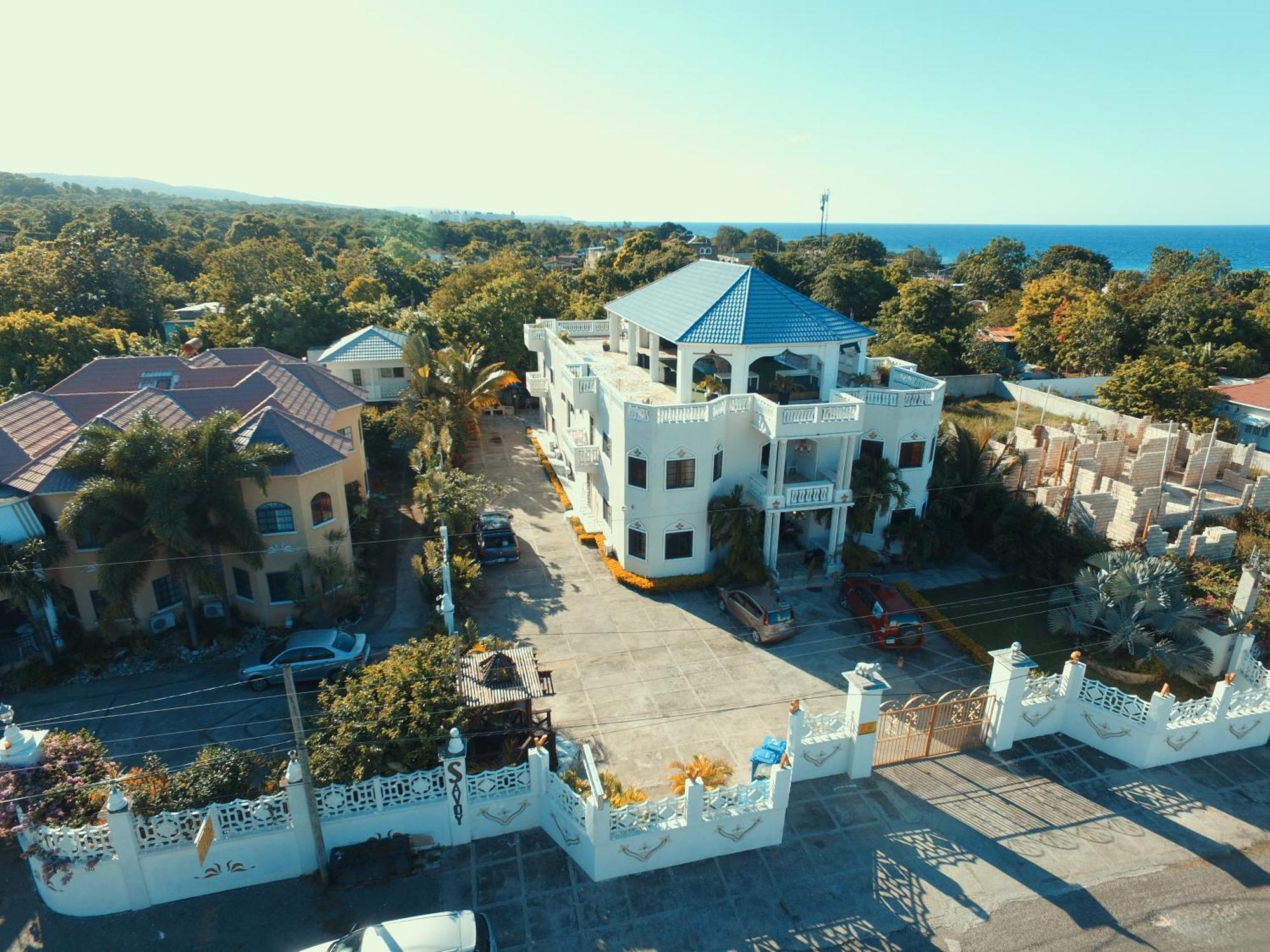 Little Savoy Guest House New 런어웨이베이 외부 사진