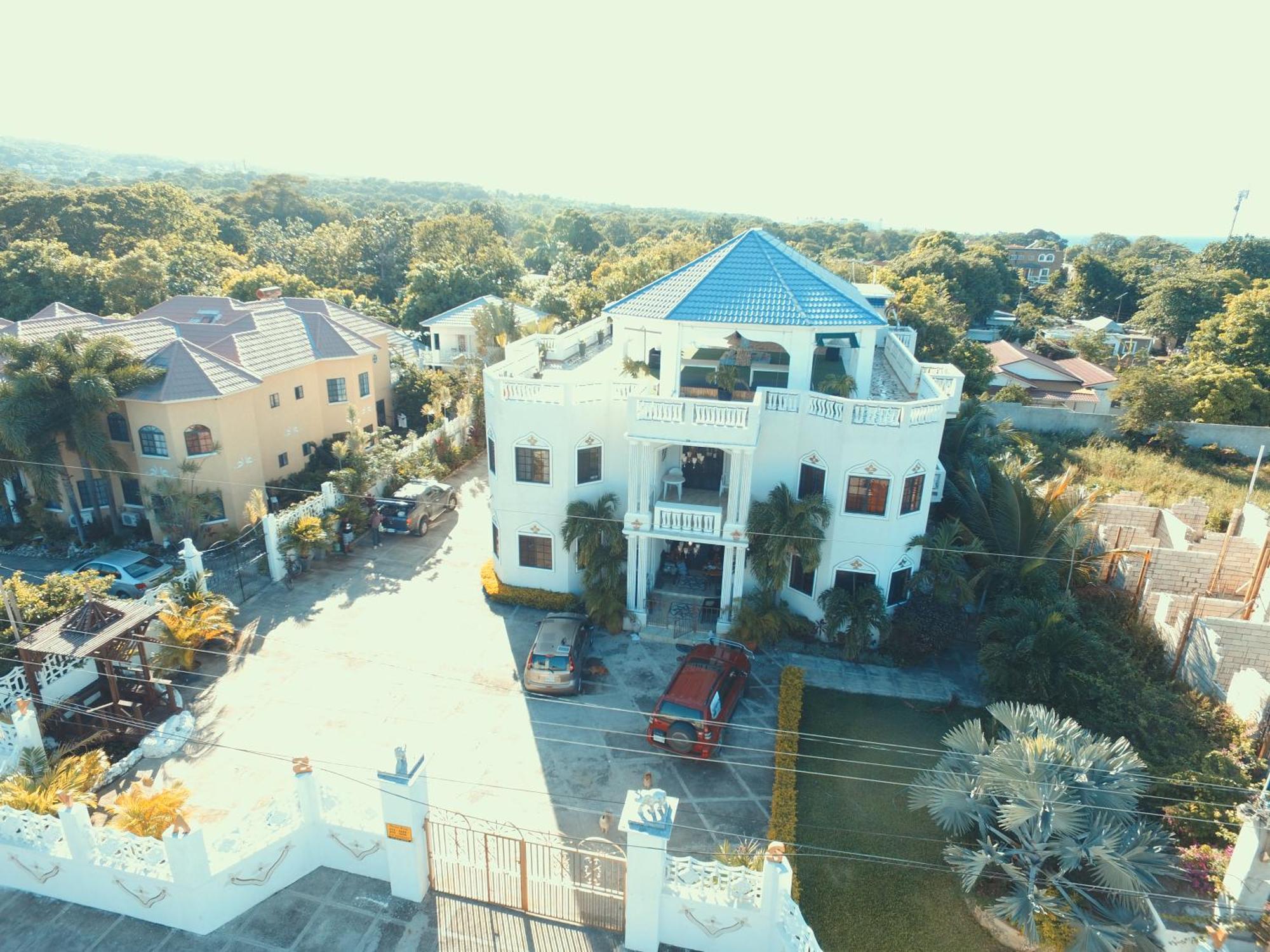 Little Savoy Guest House New 런어웨이베이 외부 사진