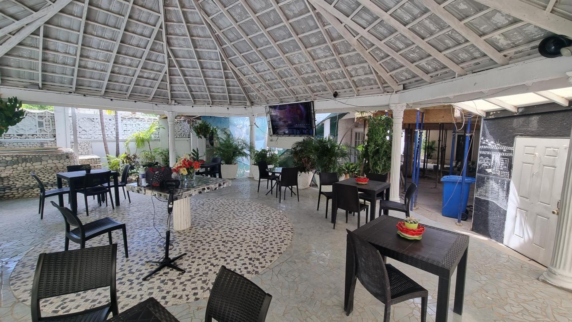 Little Savoy Guest House New 런어웨이베이 외부 사진