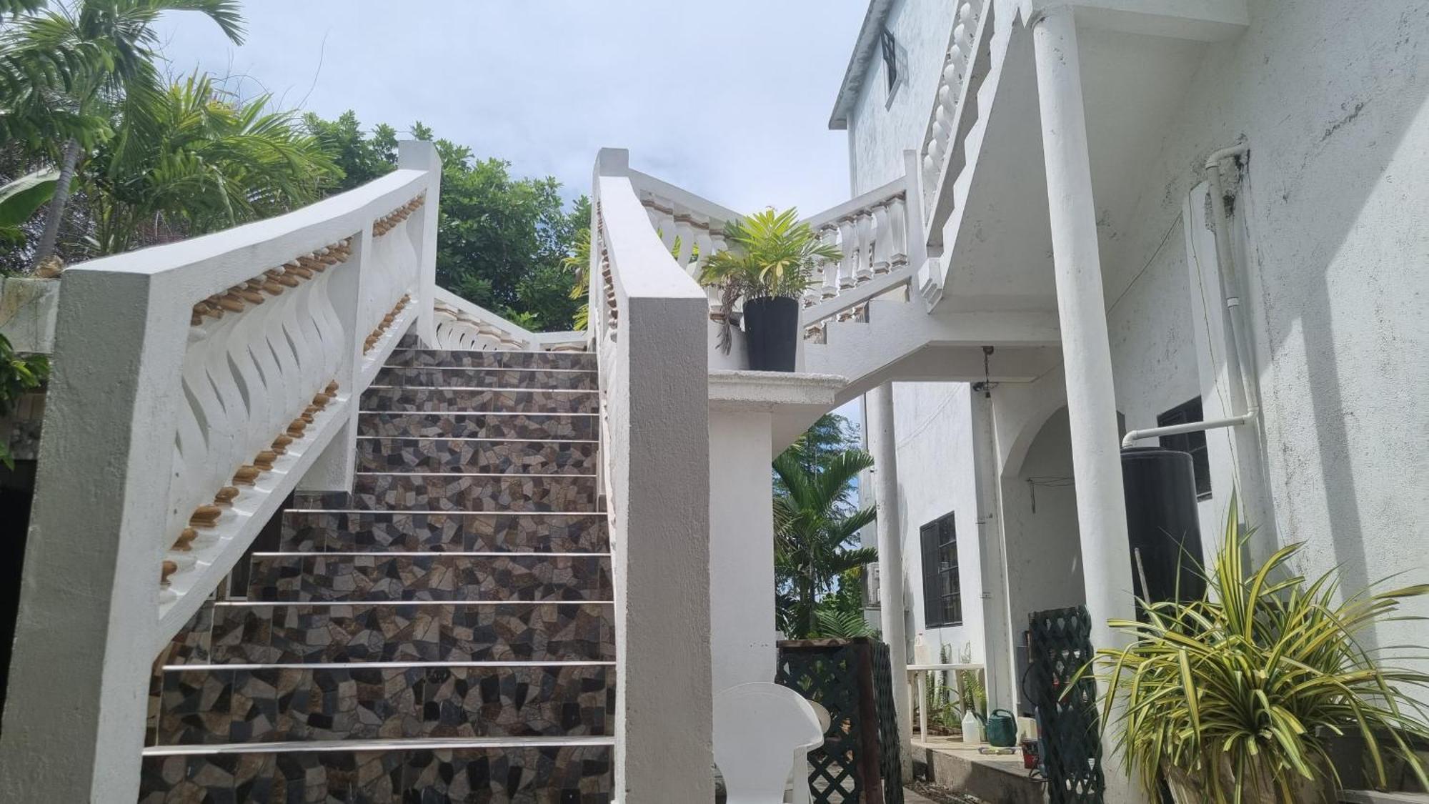 Little Savoy Guest House New 런어웨이베이 외부 사진