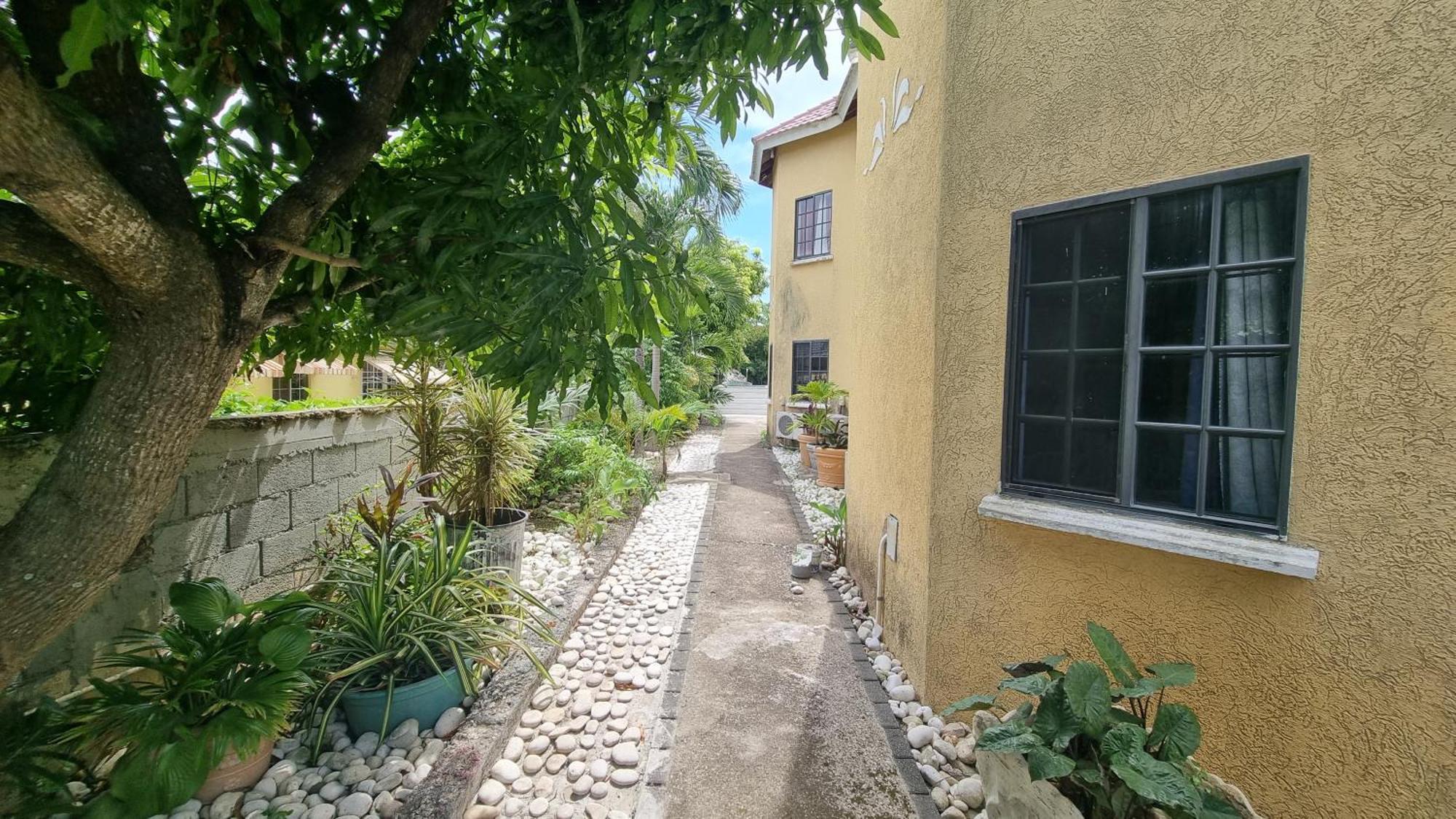 Little Savoy Guest House New 런어웨이베이 외부 사진