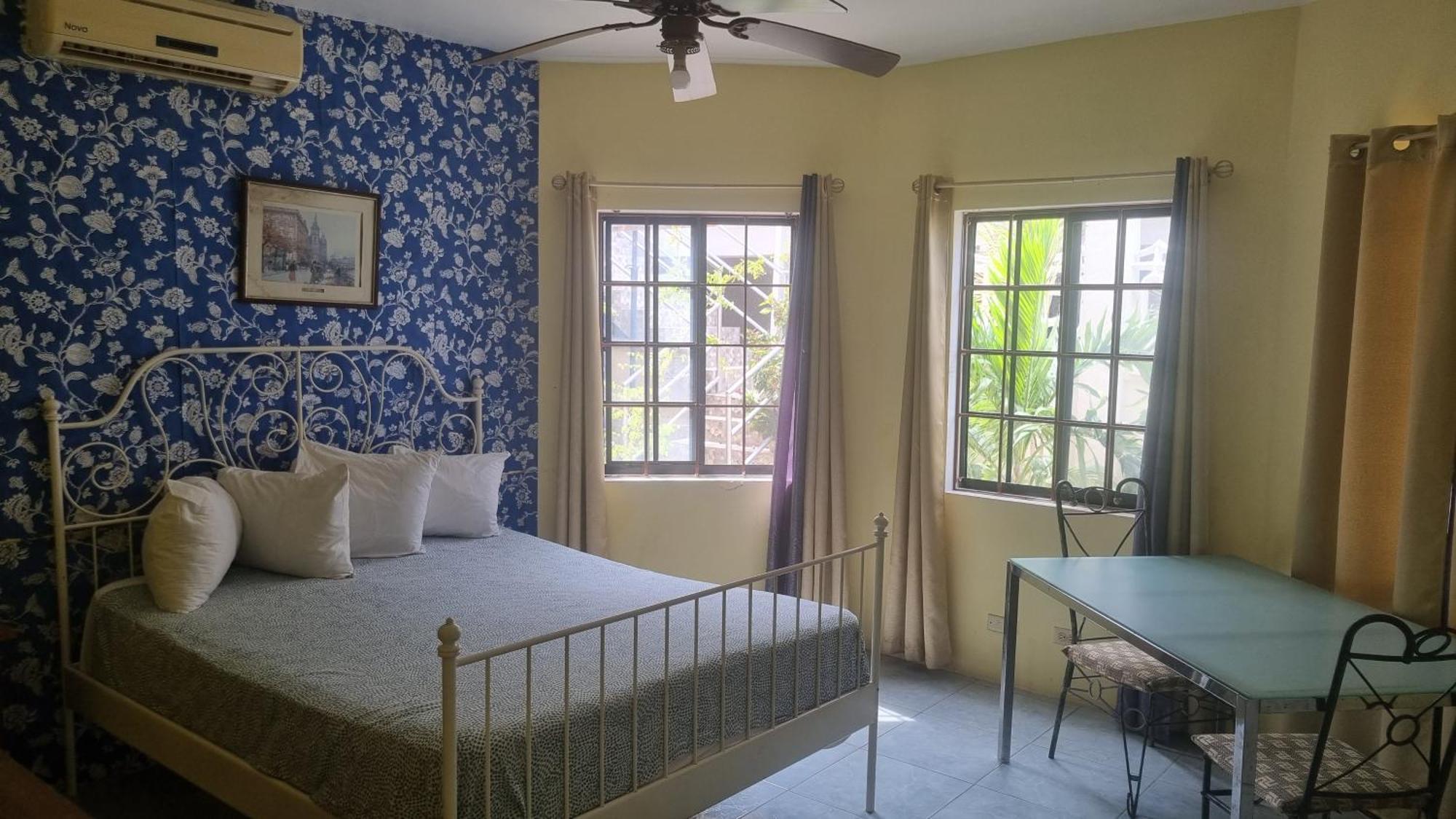 Little Savoy Guest House New 런어웨이베이 외부 사진