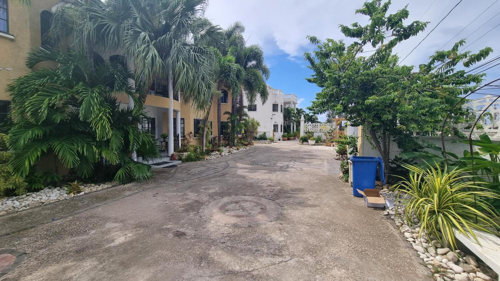 Little Savoy Guest House New 런어웨이베이 외부 사진