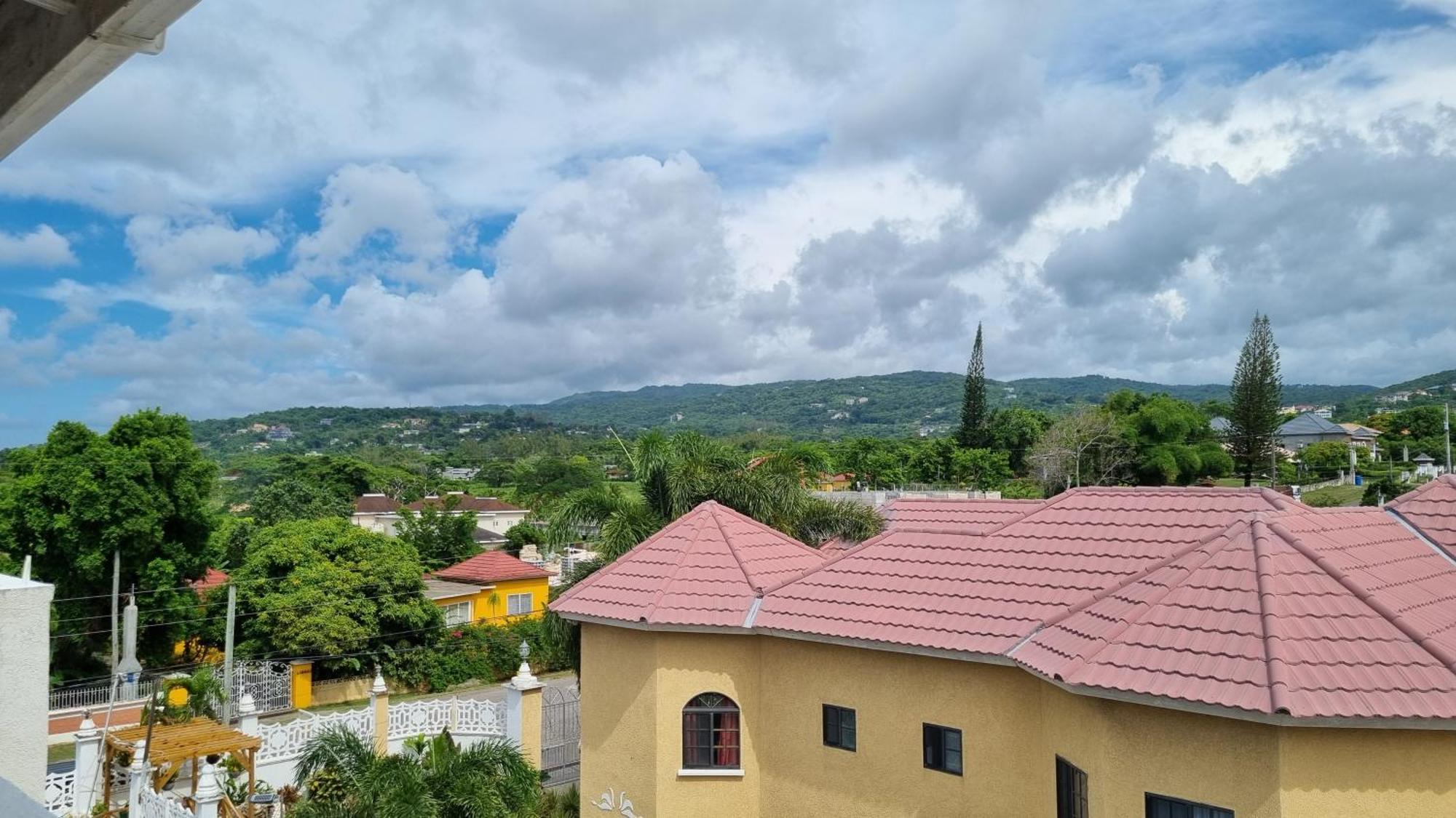 Little Savoy Guest House New 런어웨이베이 외부 사진